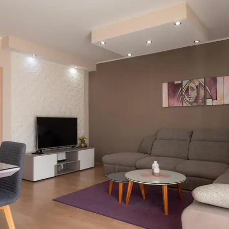 Karlo Antonio Διαμέρισμα *