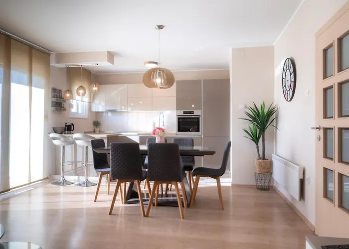 Karlo Antonio Apartman *