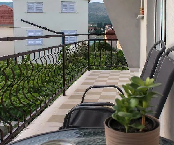 Karlo Antonio Apartman