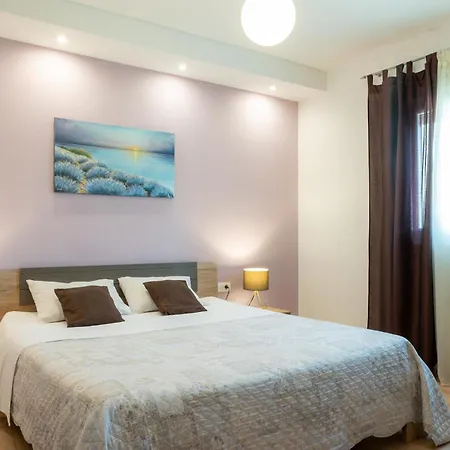 Karlo Antonio * تروغير