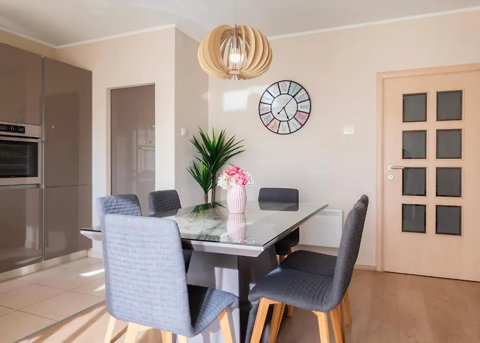 Karlo Antonio تروغير